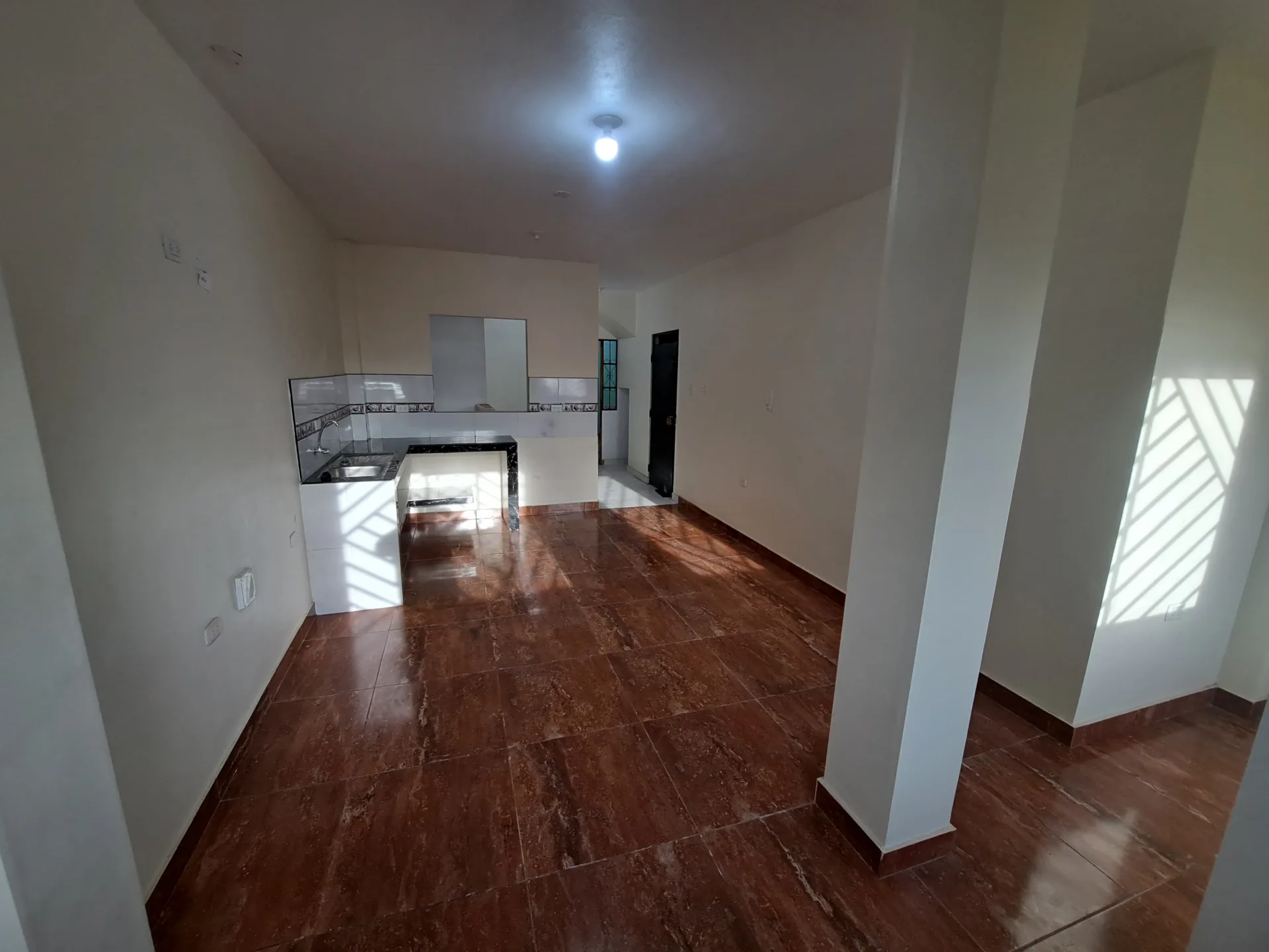 ALQUILER DE MINIDEPARTAMENTO 2DO PISO S/800 COCHERA PARA MOTO LINEAL EN PUCALLPA