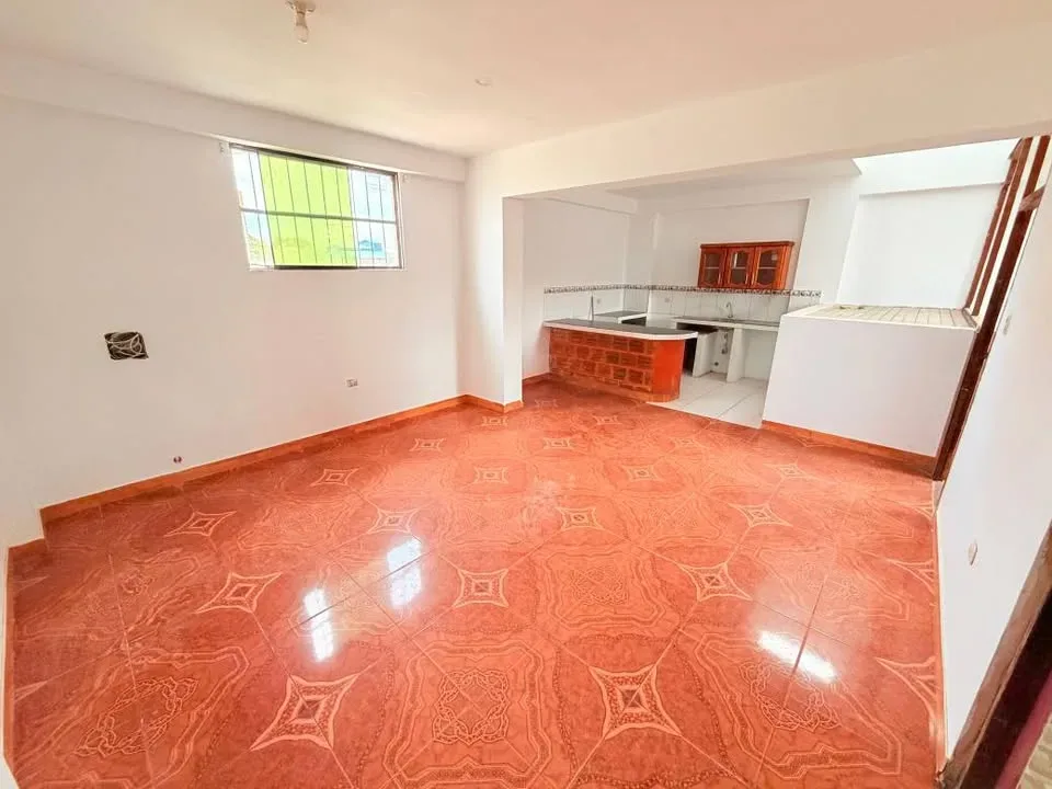 🏡 Departamento de 3 habitaciones en el centro, por el Hospital Regional – ¡Todo el segundo piso!