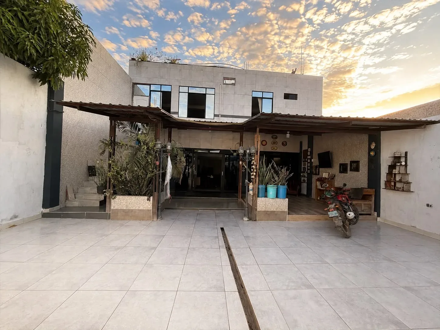 🏡Residencia familiar completamente Amoblada | 450 m² construidos | S/ 285,000 negociables